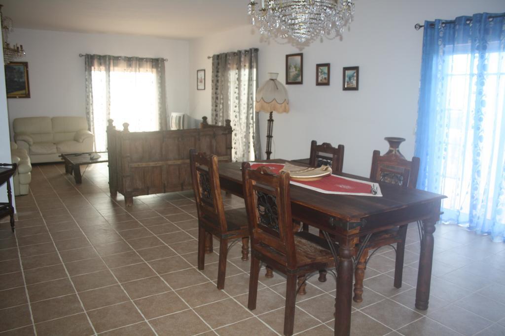 Rustic Villa Guesthouse Santa Barbara de Nexe Exterior photo