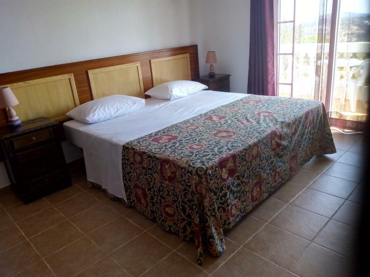 Rustic Villa Guesthouse Santa Barbara de Nexe Exterior photo